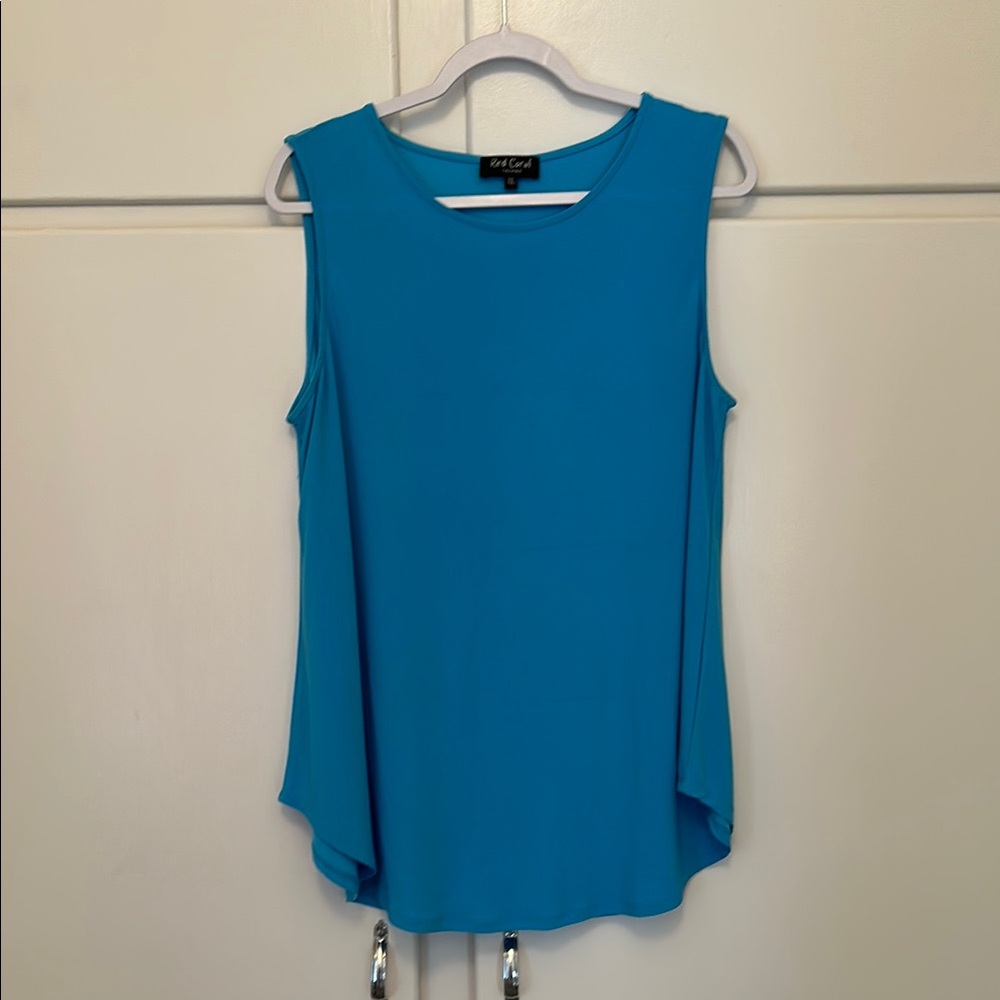 LIKE NEW Red Coral Blue Stretch Swing Tank Top